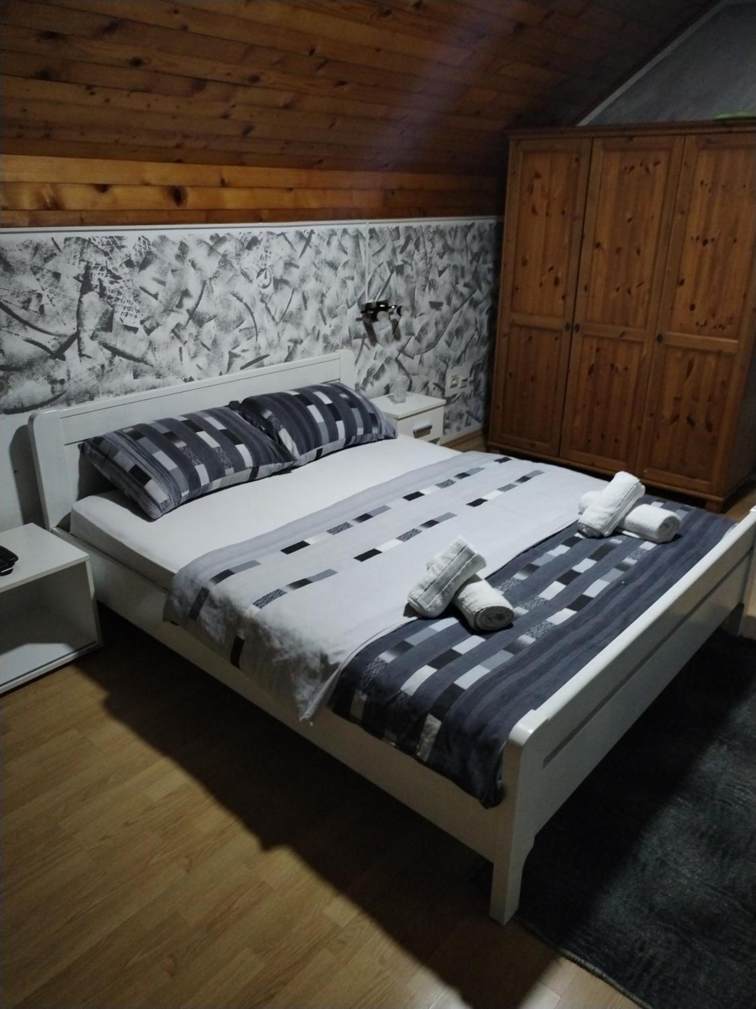 Sobe Lara Apartment Donji Milanovac Luaran gambar